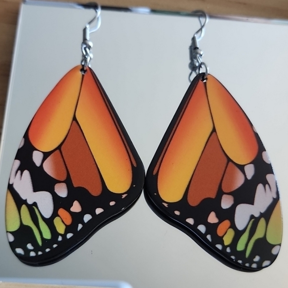 NWT, MONARCH Butterfly Acrylic Earrings